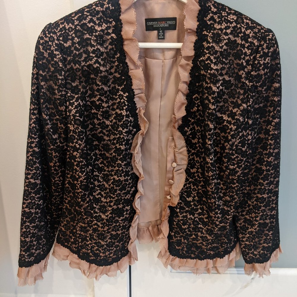 Stunning designer Carmen Marc Valvo Signature evening top, lace and beads